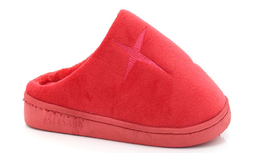 Image 12: Women's Fluffy Slippers