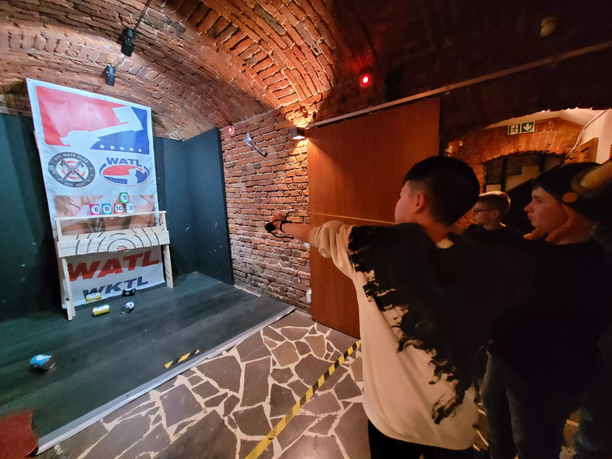 Urodziny w Axe Mate Club: różnorodne pakiety atrakcji do wyboru