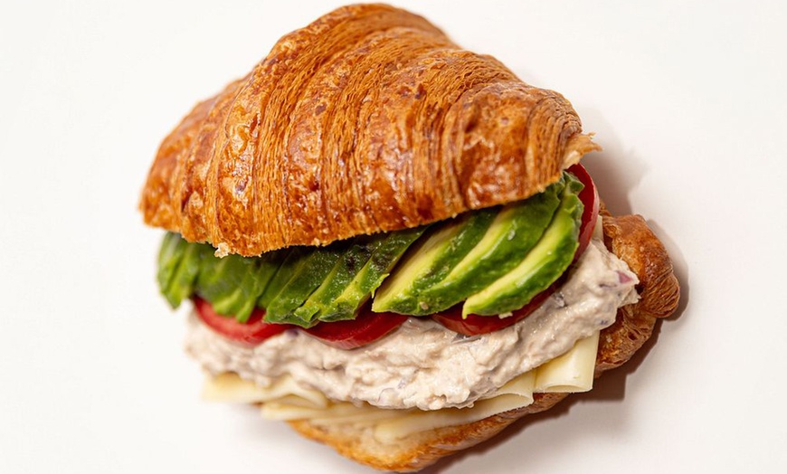 Image 11: Brunch para 2 o 4 con dulces, salados, bebidas y premium con cócteles
