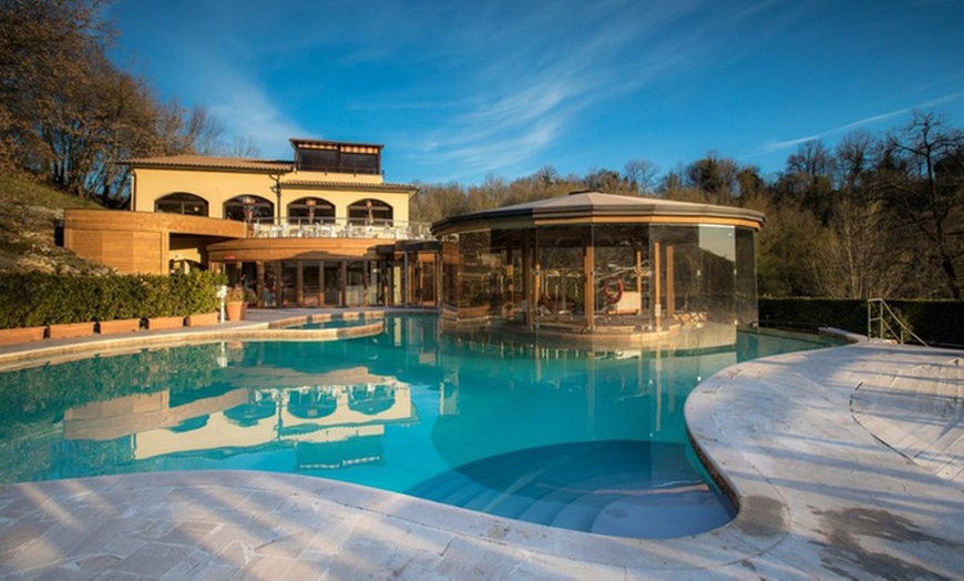 Image 7: Percorso con piscine, massaggi, lunch o cena alle Terme di Sorano