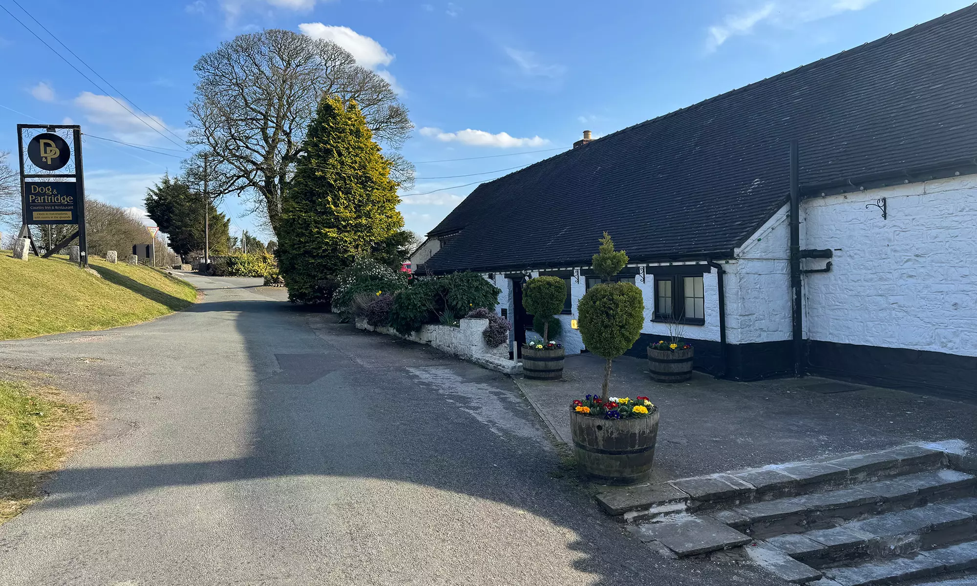 Swinscoe: 2-Night Stay with Breakfast and Optional Dinner