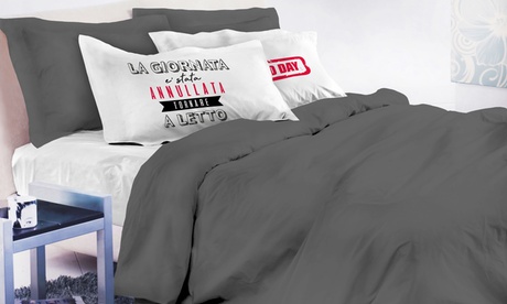 Parure copripiumino matrimoniale Italian Bed Line con 4 cuscini disponibile in vari colori e varie fantasie