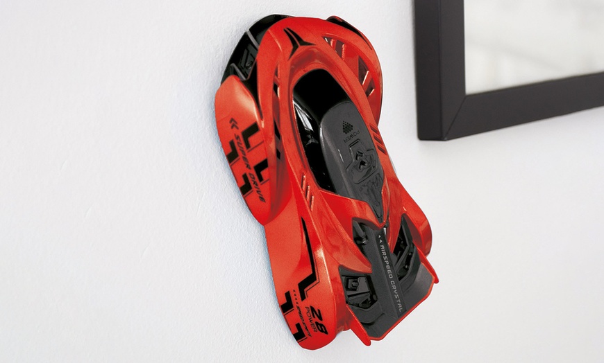 Image 2: RED5 Wall Climbing Super Car