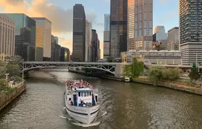 90-Minute Chicago Architecture Boat Tour in Chicago River