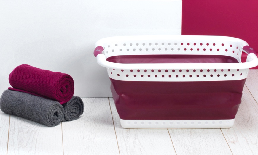 Image 10: Space-Saving 60L Laundry Basket