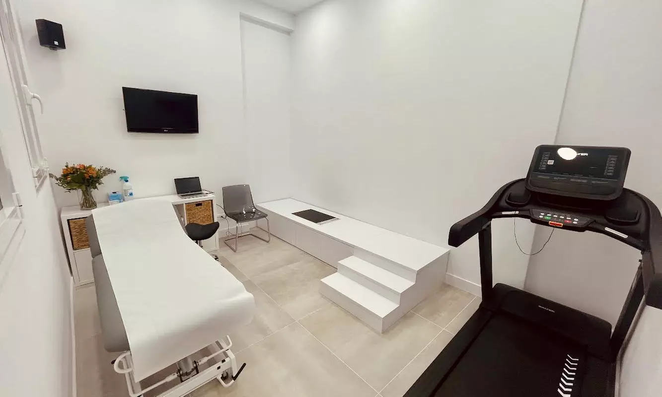 Hasta 33% de dto. en Podólogo en Clínica Maltos - Primary Image