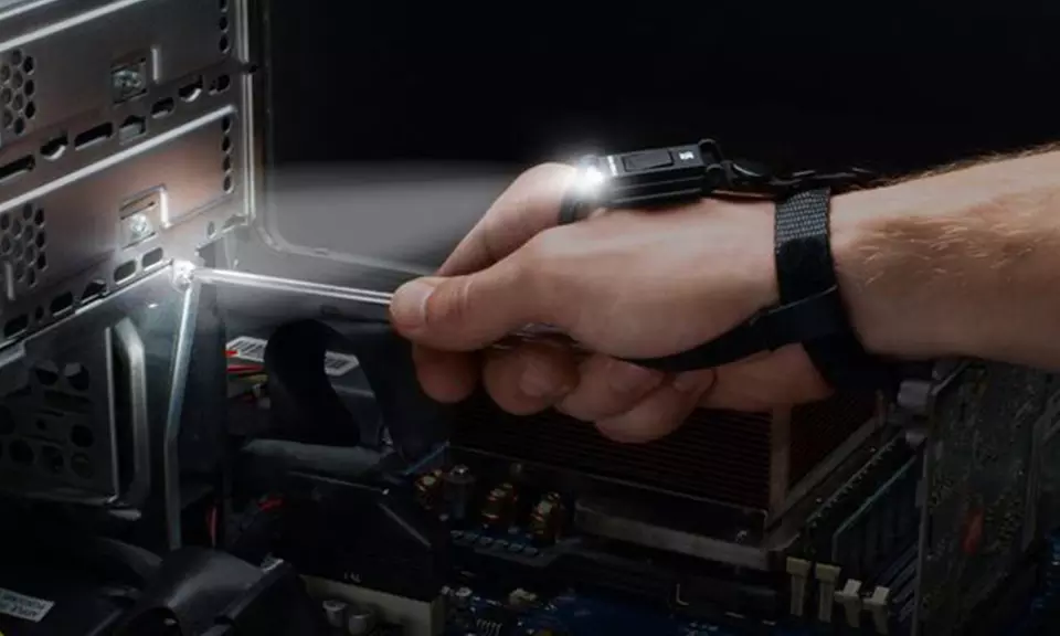 1 ou 2 lampes techniques Swiss Tech - Primary Image