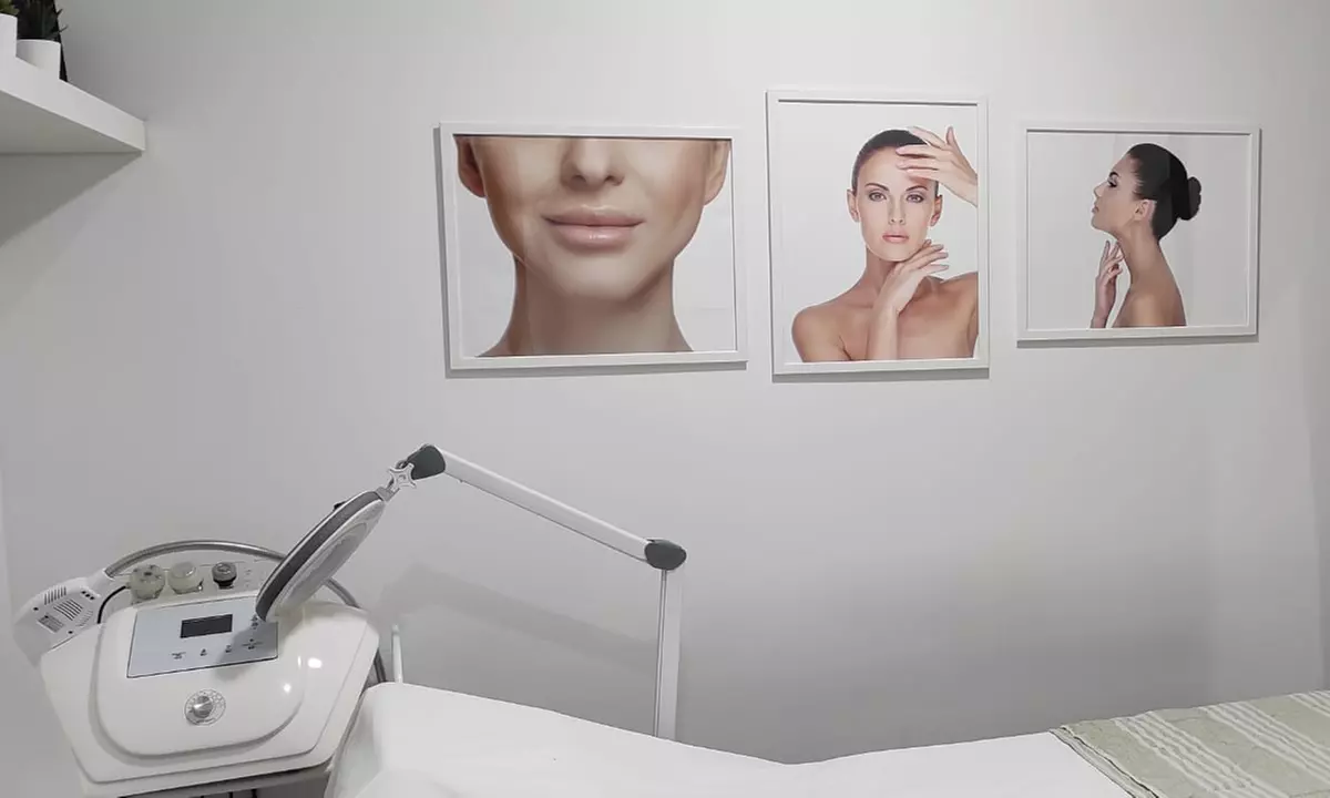 Tratamiento facial de fototerapia LED en Sábila