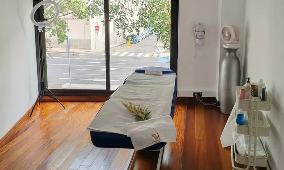 Laminado de cejas coreano o lifting y tinte de pestañas coreano