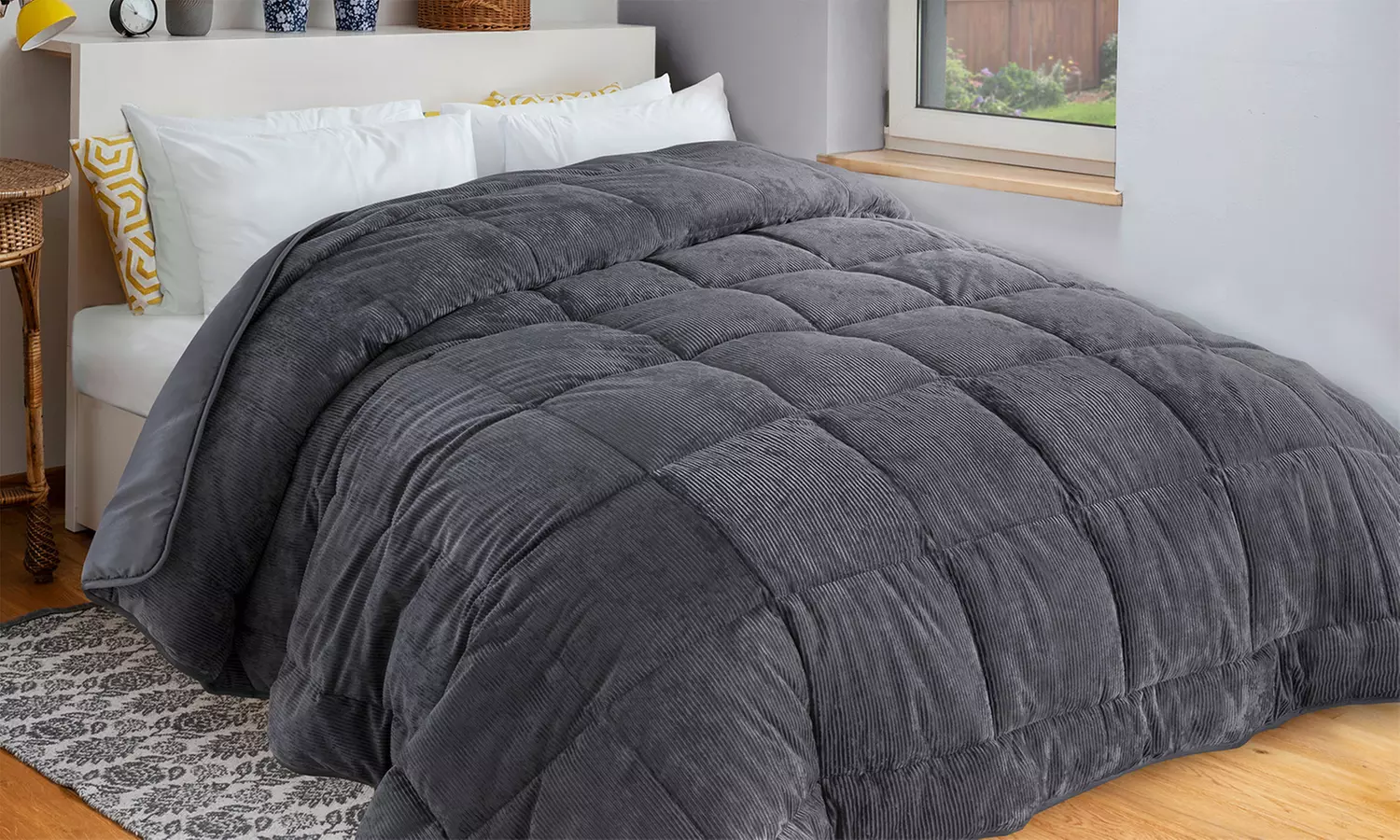 Couette en velours côtelé avec rembourrage synthétique - Primary Image