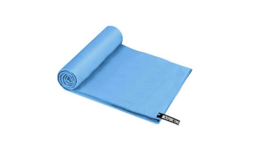 Image 6: Small or Large Microfibre Quick-Dry Towel