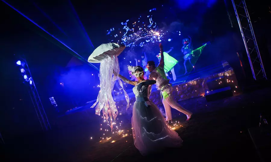 Thailand: Phuket Getaway: 3-10-Night Beach for 2-4 with Breakfast