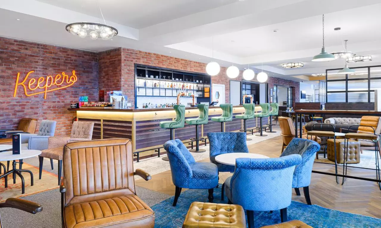 Somerset: Standard Double Room with En Suite and Breakfast