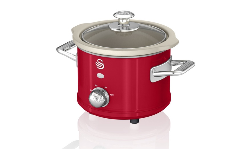 Image 52: Swan 1.5L, 3.5L or 6.5L Retro-Style Slow Cooker