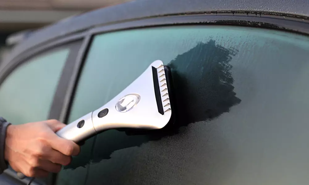 Elektrischer Auto-Eiskratzer mit Schnellheizfunktion