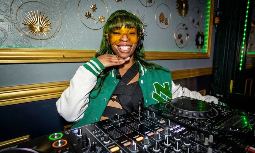 Image 8: BARCRAWLERZ: Two-Day St. Patrick's Seattle Bar Crawl Adventure