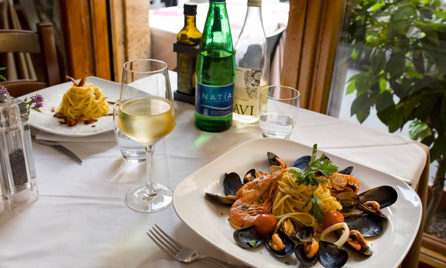 Image 2: ⏰ Menu di pesce, Piazza Navona