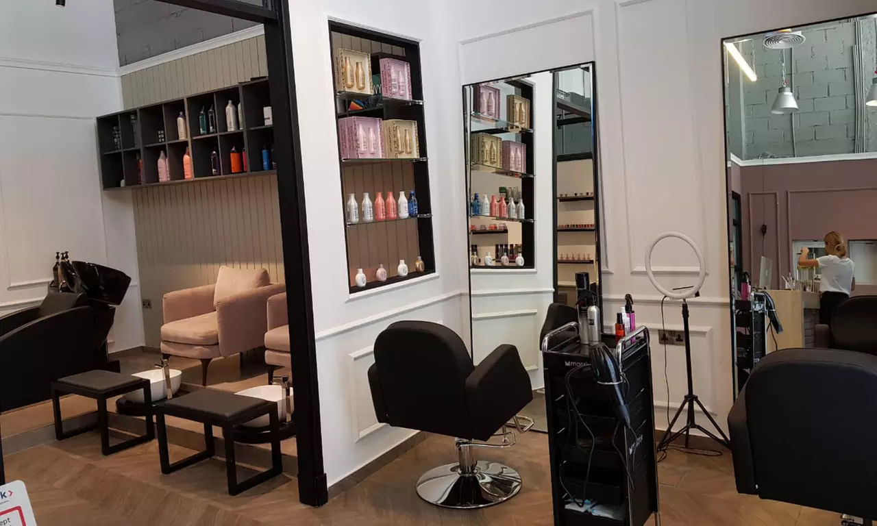 Elevate Your Look with One-Hour Deep Cleaning, Hydra Facial, & More