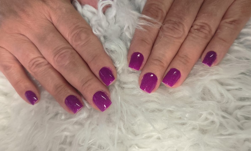 Image 3: Pose de vernis semi-permanent french ou couleur ou pose complète gel