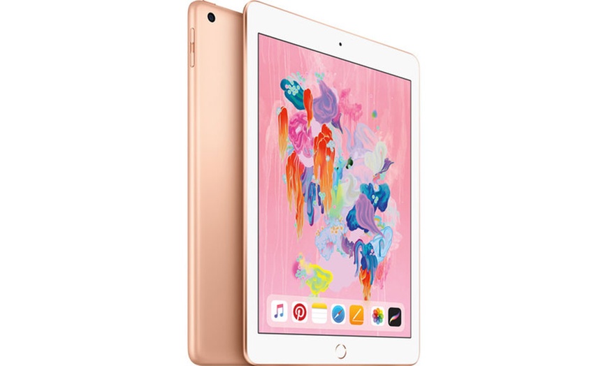 Image 2: New Apple iPad 9.7" 2018
