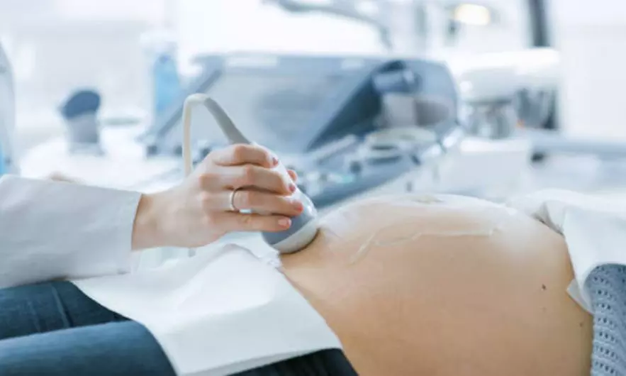 ෆෆෆ 1 o 2 ecografías 5D con fotos, vídeo, 3 foto-collage y canastilla de regalo - Primary Image