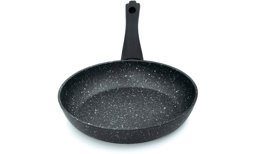 Image 6: Blackmoor 28cm Non-Stick Frying Pan