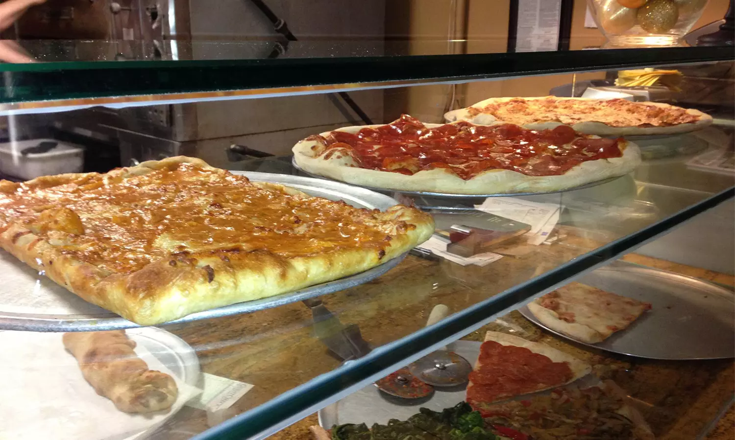 $9 for $10 Toward Food and Drink at Frankie's East Side Pizza, Dine-In and Carry-Out - Primary Image