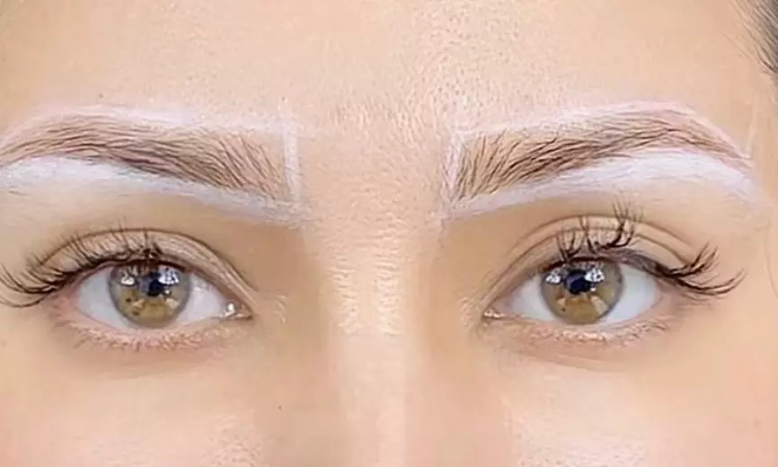 Microblading für die Augenbrauen inkl. Nachbehandlung