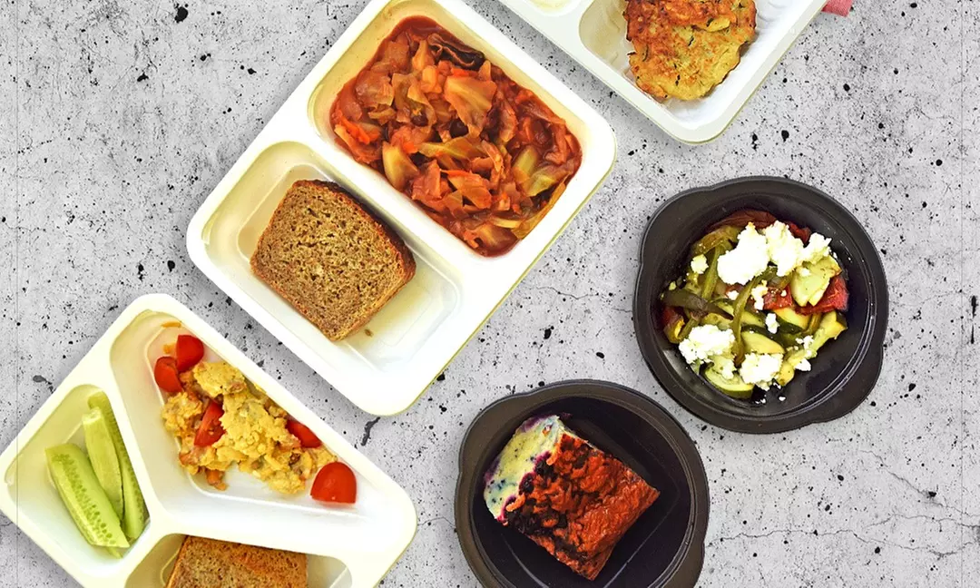 Catering dietetyczny: dieta Vege lub Light z dostawą na 5 dni od 199 zł i więcej w Fit Na 5 - Primary Image