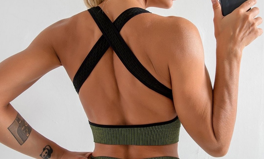 Image 9: Ensemble de 3 vêtements de sport, disponibles à l'unité ou ensemble