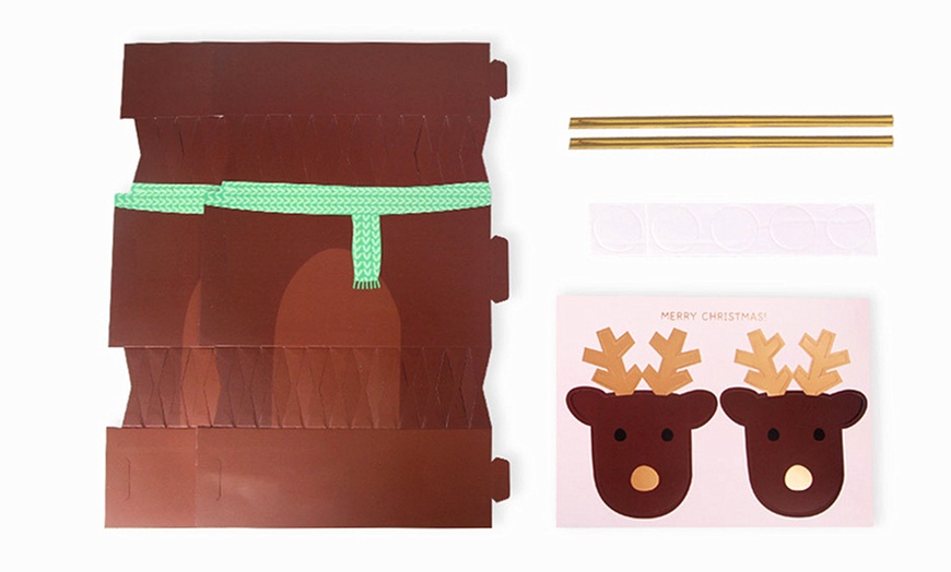 Image 3: 10- or 20-Piece DIY Christmas Cracker Kit