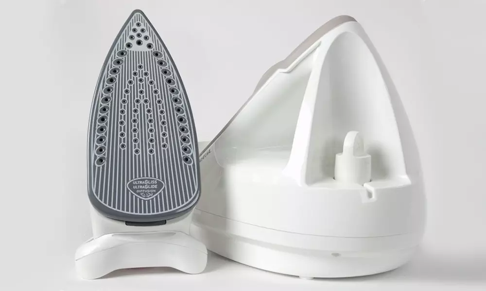 Tefal Dampfbügel-Station GV5226 für 59,90 € (64% sparen*) - Second Medium