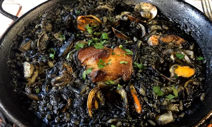 ¡Plan disfrutón a la vista! Paellita, buena compañía y vistas al mar