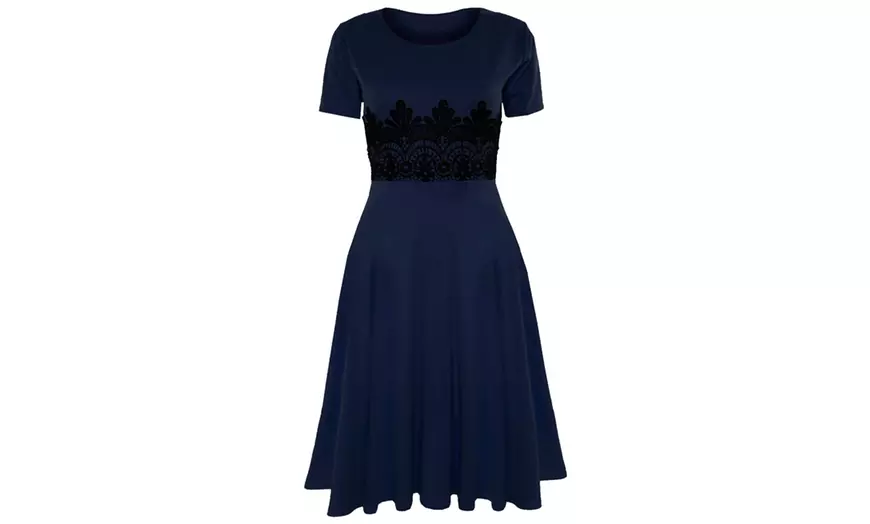Image 8: Robe patineuse évasée