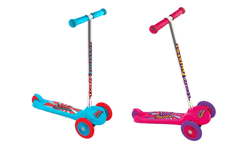 Image 1: Ozbozz Pink or Blue Trail Twist Scooter