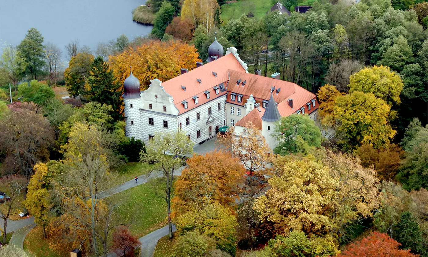Tuczno: pokój 2-os. lub apartament dla 2 osób z opcją wyżywienia i więcej w Zamku Tuczno - Primary Image
