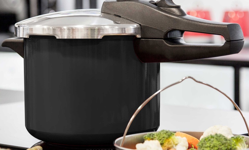 Image 3: Morphy Richards Pressure Cooker