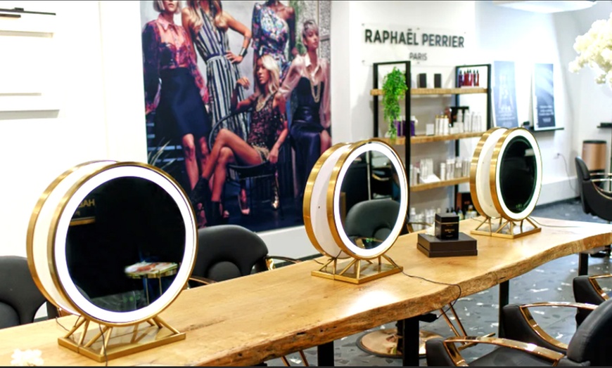 Image 1: Raphaël Perrier: coloration ou balayage adaptés à toutes les longueurs