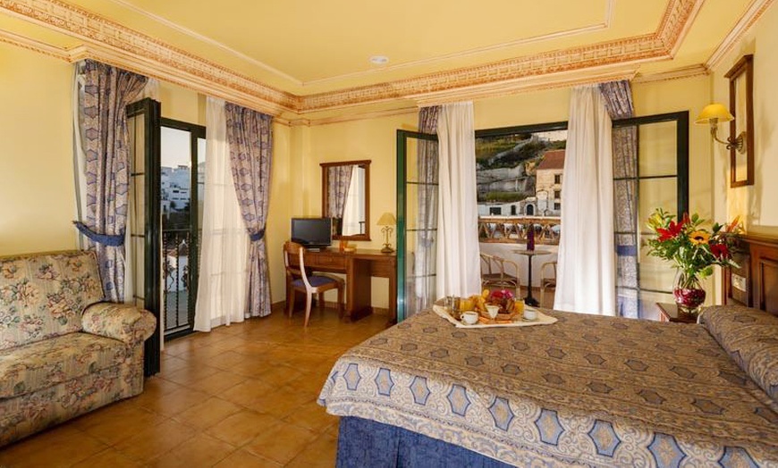 Image 4: Frigiliana: Stay with Half Board