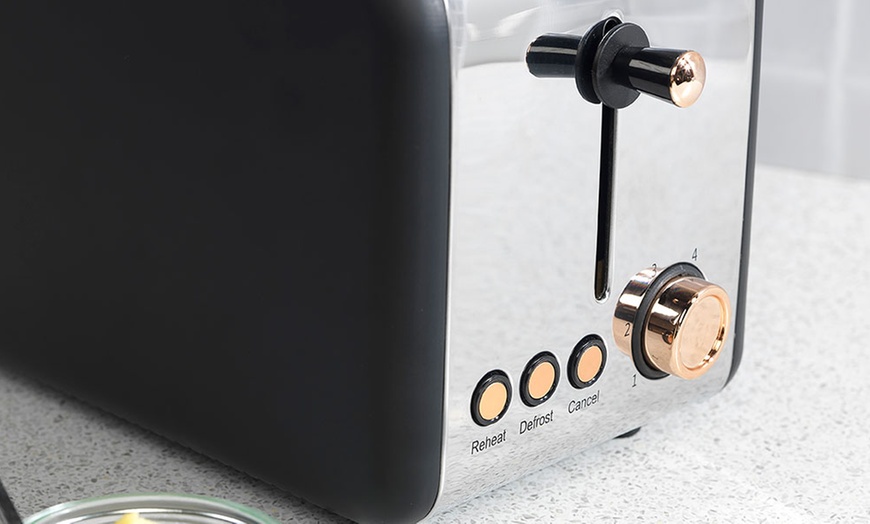 Image 8: Salter Rose Gold Kettle and Toaster Set