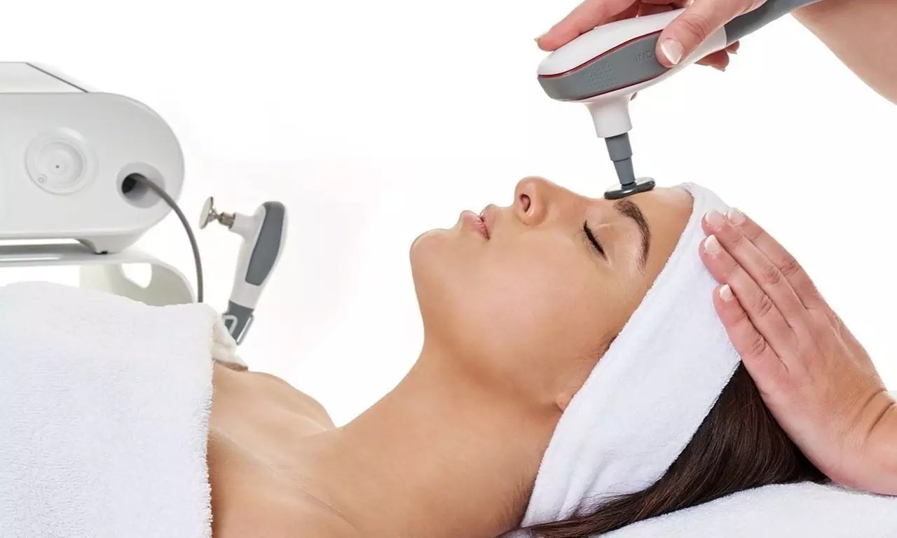 1 o 2 sesiones de tratamiento reafirmante y radiofrecuencia facial