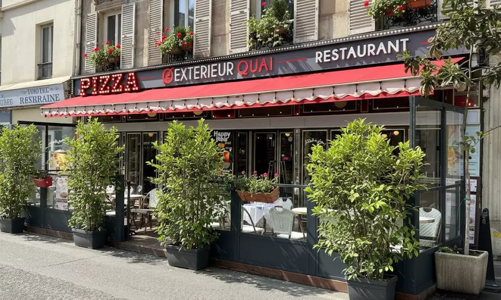 Menu avec entrée, plat et dessert au restaurant Extérieur Quai