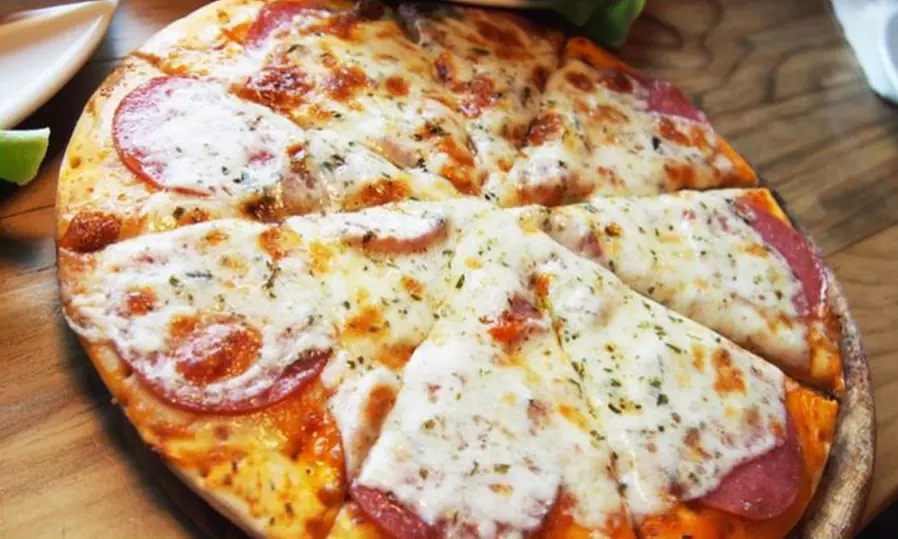 Bournemouth: One or Two Nights w/ Breakfast, 25-Min Treatment & Dinner