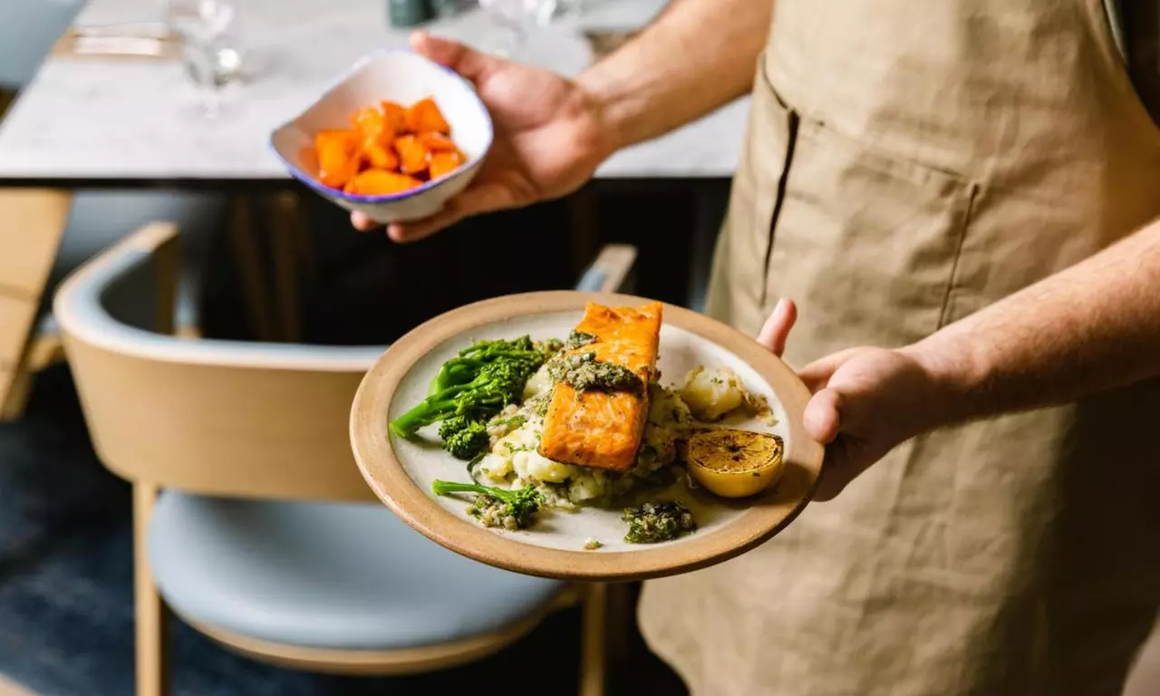 Chester: 4* Standard Double Room Stay with Full English Breakfast