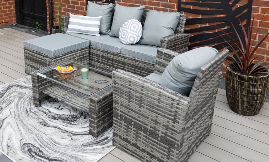 Image 2: Garden Rattan-Effect Furniture Set with Rain Cover