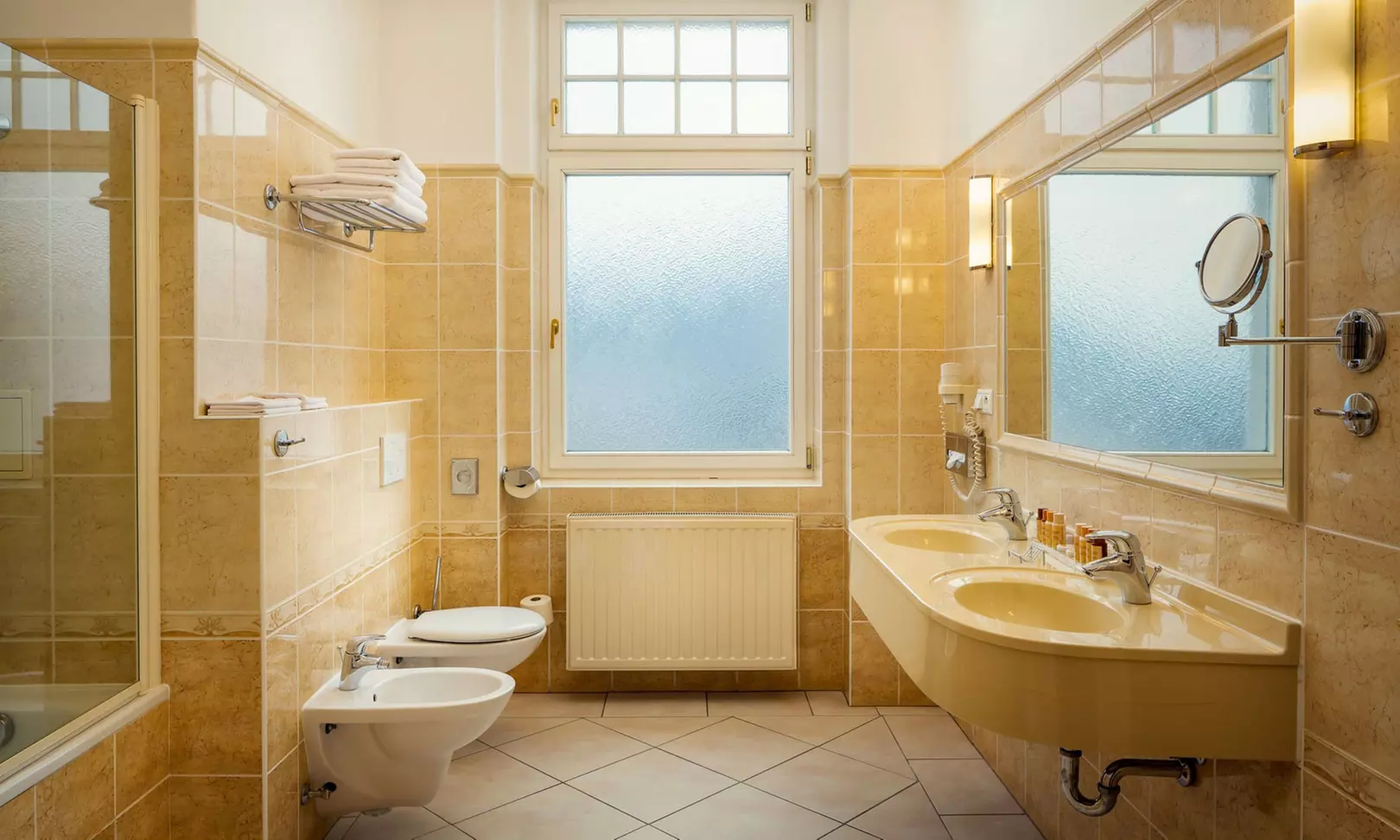 Karlsbad: Doppelzimmer mit Halbpension