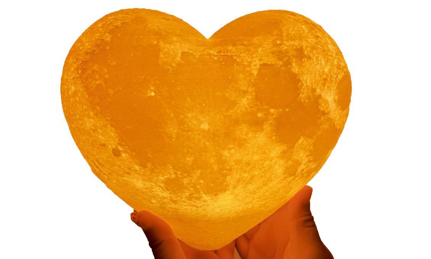 Image 7: Heart Shaped Moon Lamp