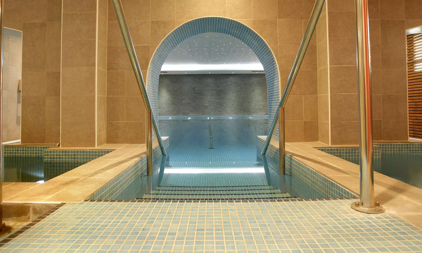 Dax : 1 à 3 nuits avec dîner, Spa et soins du corps en option à The Originals Les Thermes de l'Avenue pour 2 personnes - Primary Image