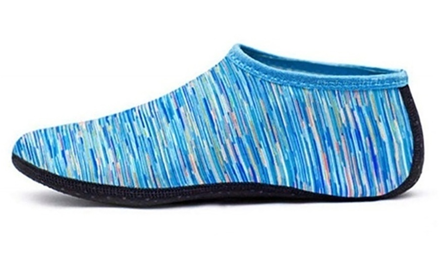 Image 3: Unisex Water Shoes