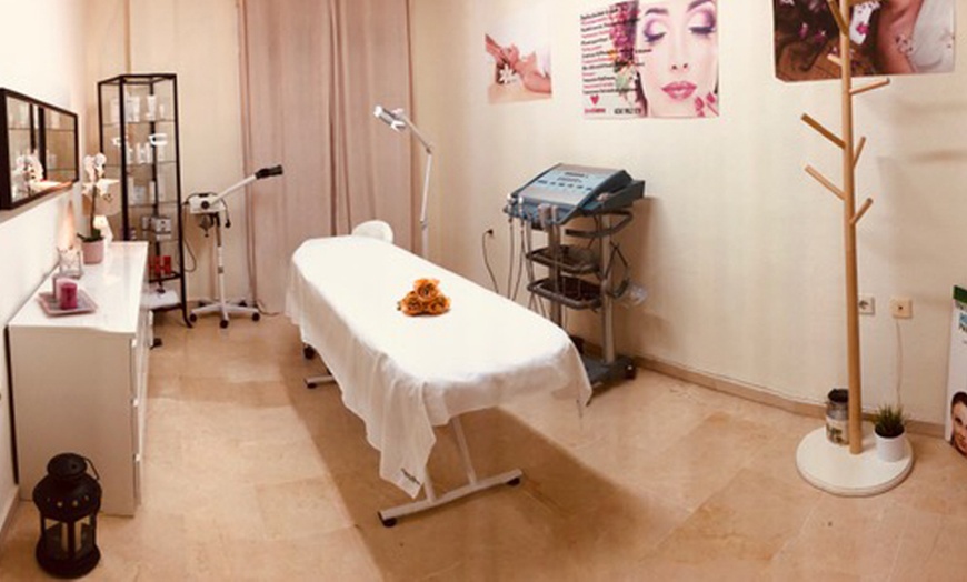 Image 2: Ritual facial coreano Gua Sha en Centro De Estética Loveliness